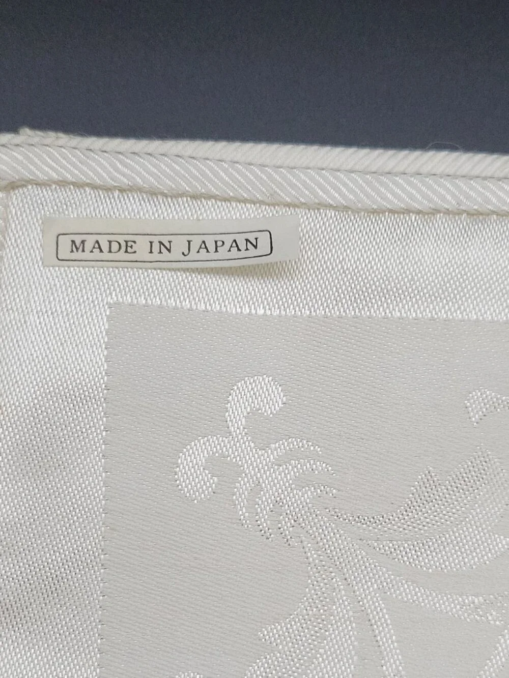 Jacquard, Cream Floral 20x20 (4) Table, Napkins, Classic Fabric Made in Japan